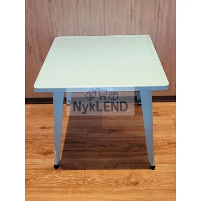 Metalowy stolik dla dzieci