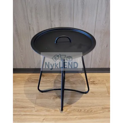 Metalowy stolik ogrodowy z uchwytem