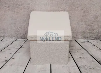 Tapicerowana pufa ze schowkiem