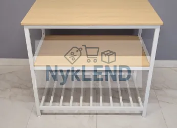 Regał kuchenny z dużym blatem roboczym